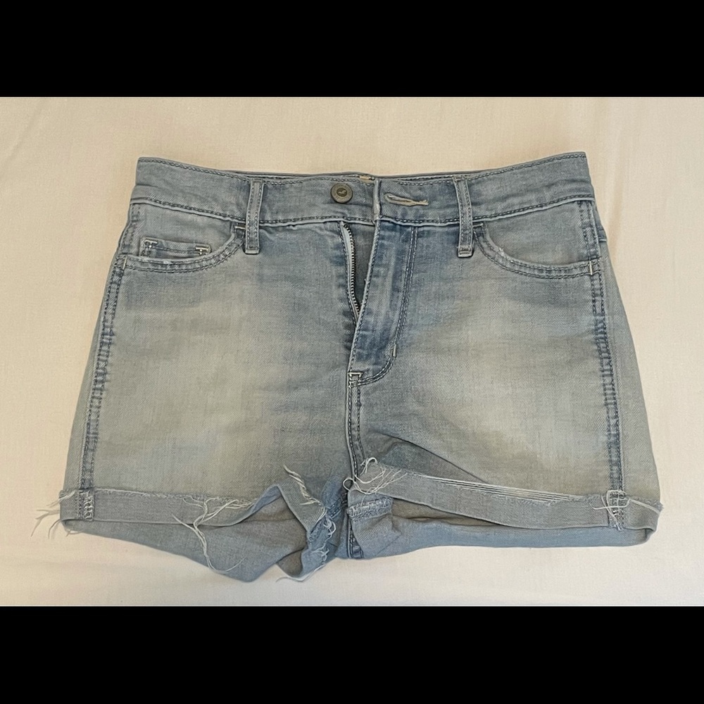 HIGH-RISE JEAN SHORT